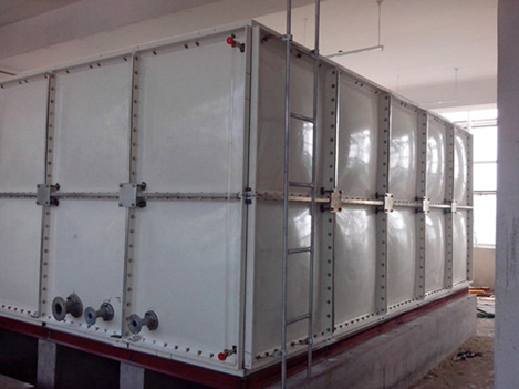 FRP water tank/