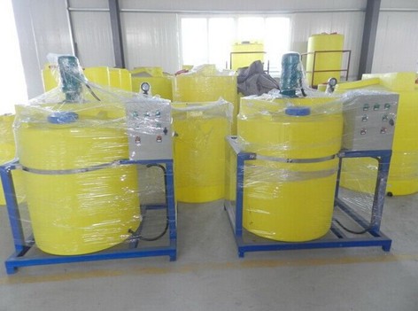 Dosing tank/