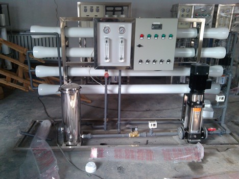 Single-stage reverse osmosis/
