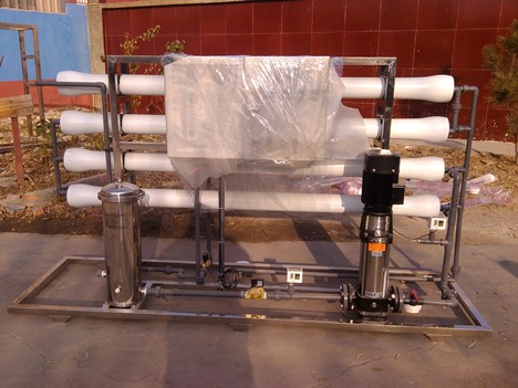 Single-stage reverse osmosis/