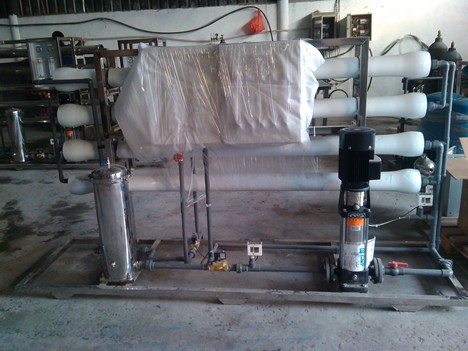 Single-stage reverse osmosis/