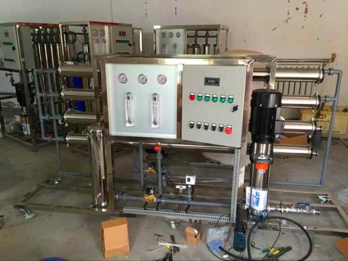 Reverse osmosis device