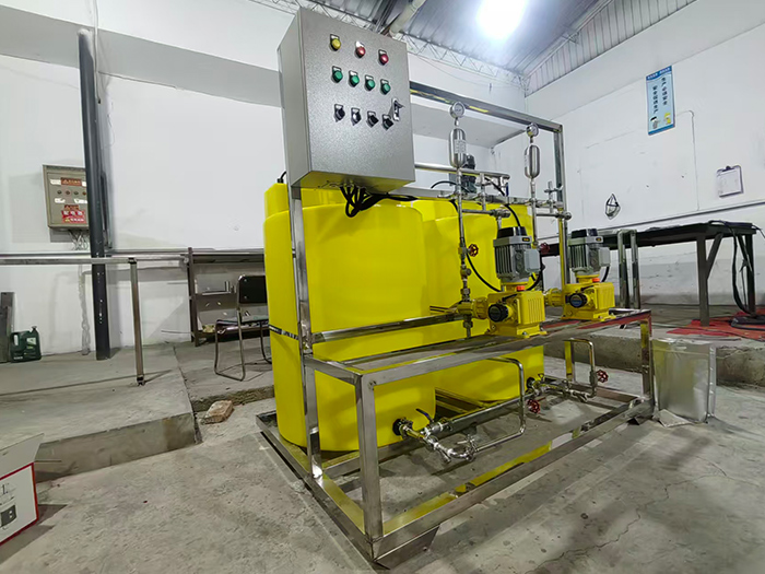 Industrial circulating water dosing equipment