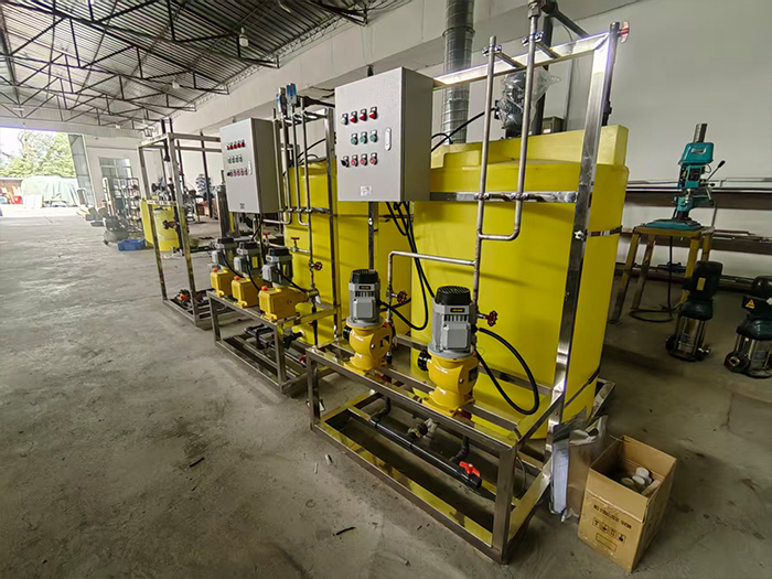 Sewage treatment dosing equipment